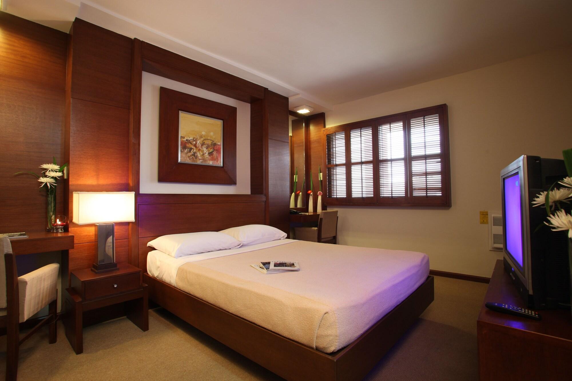 Amorsolo Mansion Hotel Makati City Екстер'єр фото