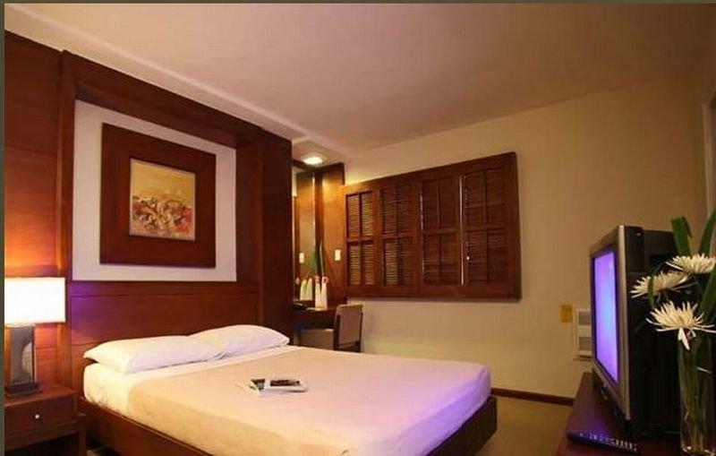 Amorsolo Mansion Hotel Makati City Екстер'єр фото