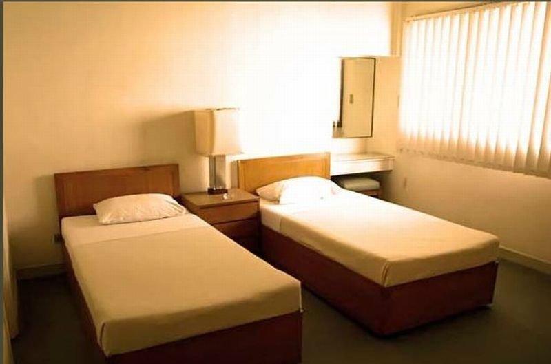 Amorsolo Mansion Hotel Makati City Екстер'єр фото