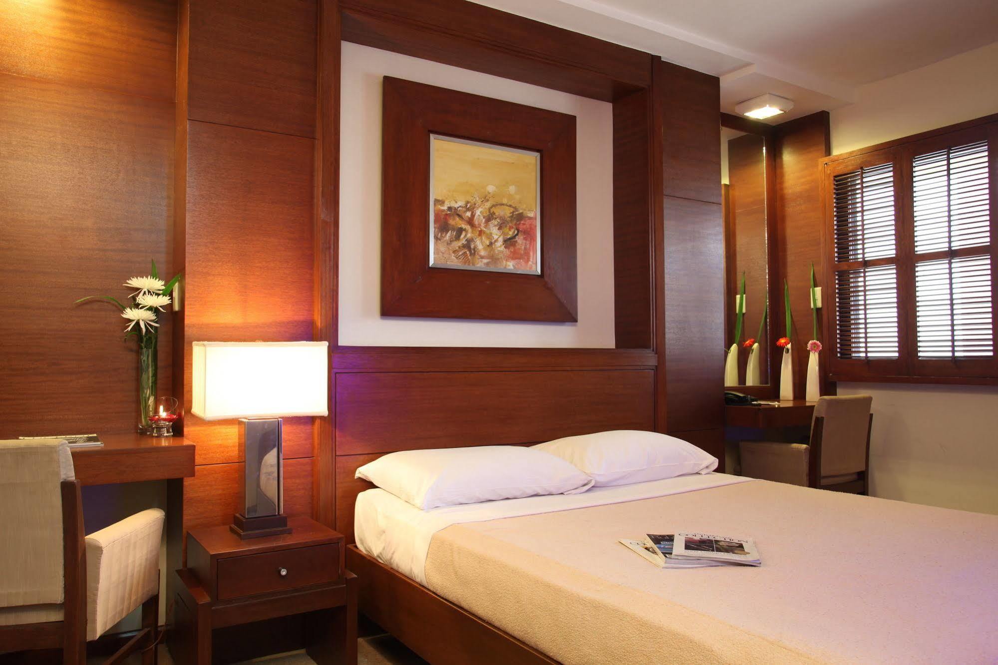 Amorsolo Mansion Hotel Makati City Екстер'єр фото